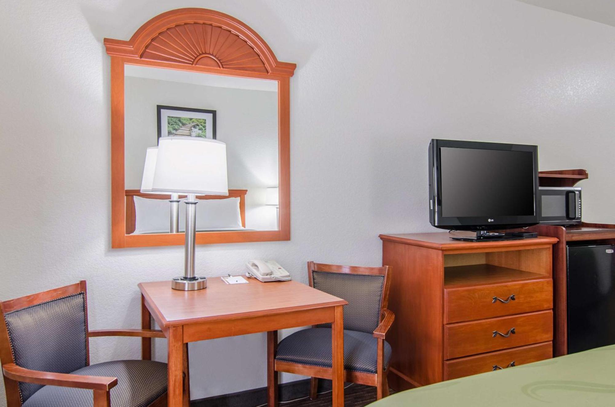 Quality Inn Junction City Near Fort Riley Esterno foto