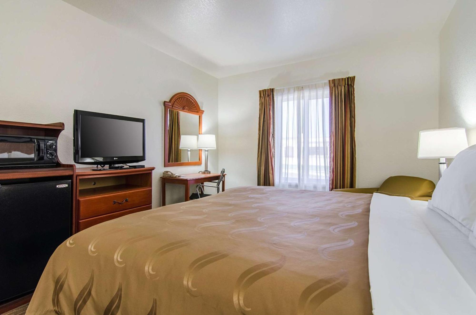 Quality Inn Junction City Near Fort Riley Esterno foto
